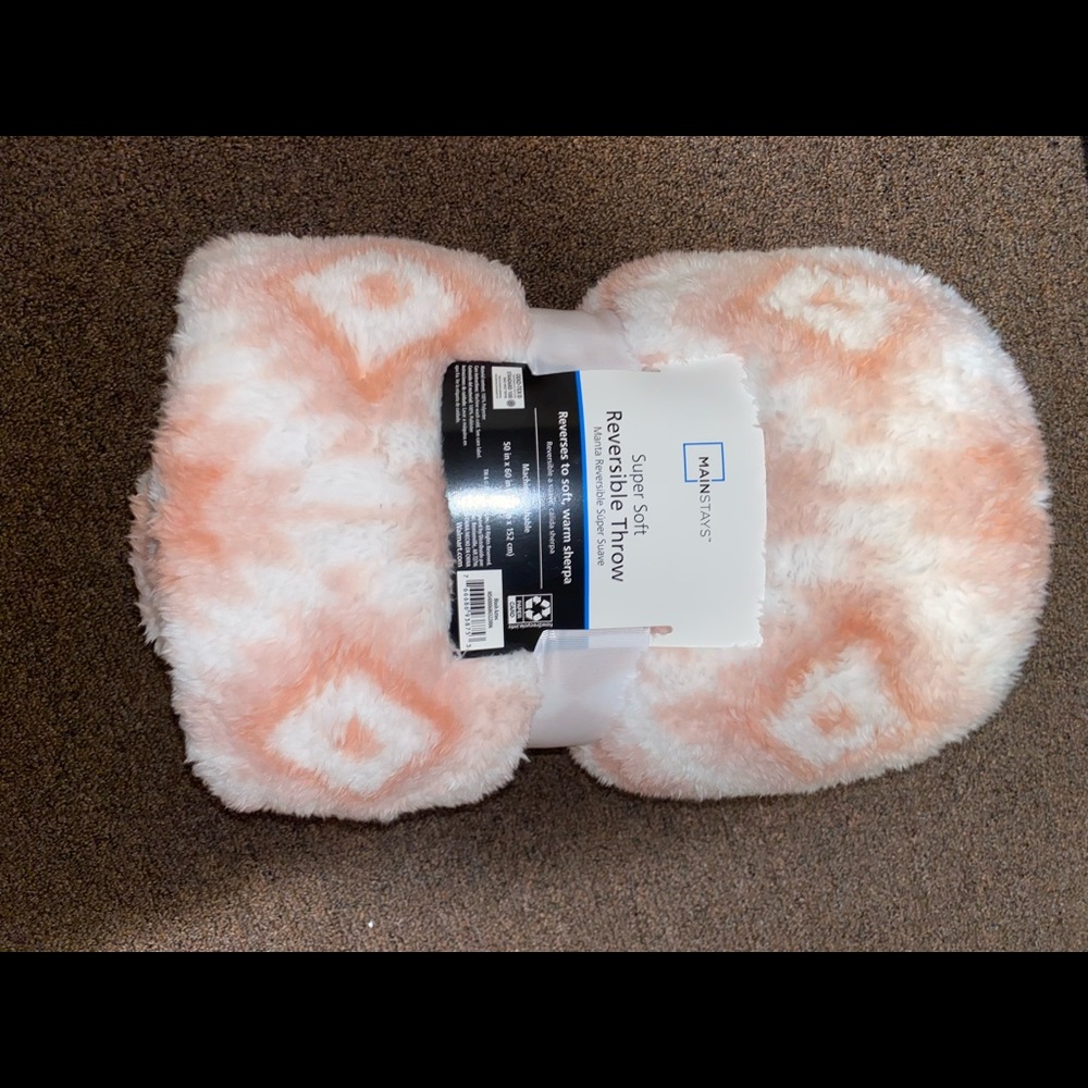 New pink and white super soft Sherpa blanket